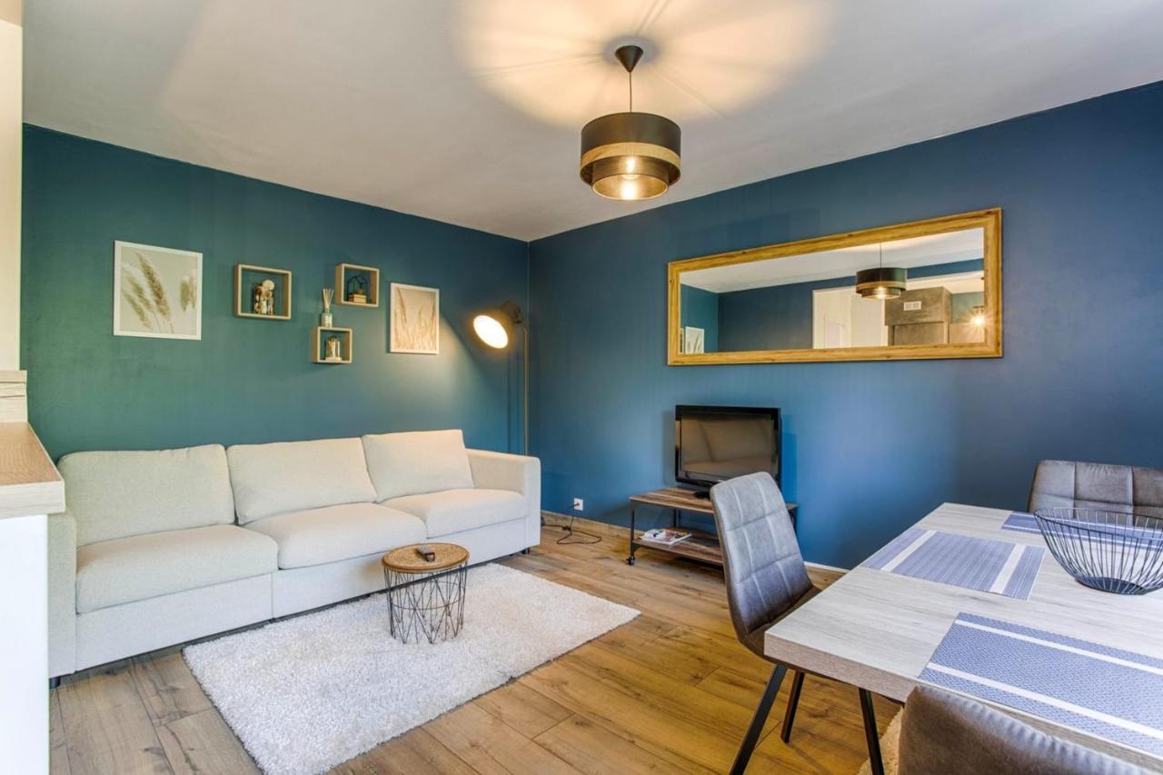 La Casa Azul Private Parking & Orne River Bank Apartment